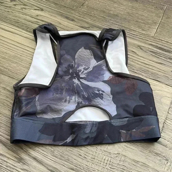 LULUS | Amp it Up Grey Floral Print Low Impact Scoop Neck Sports Bra - Picture 10 of 11